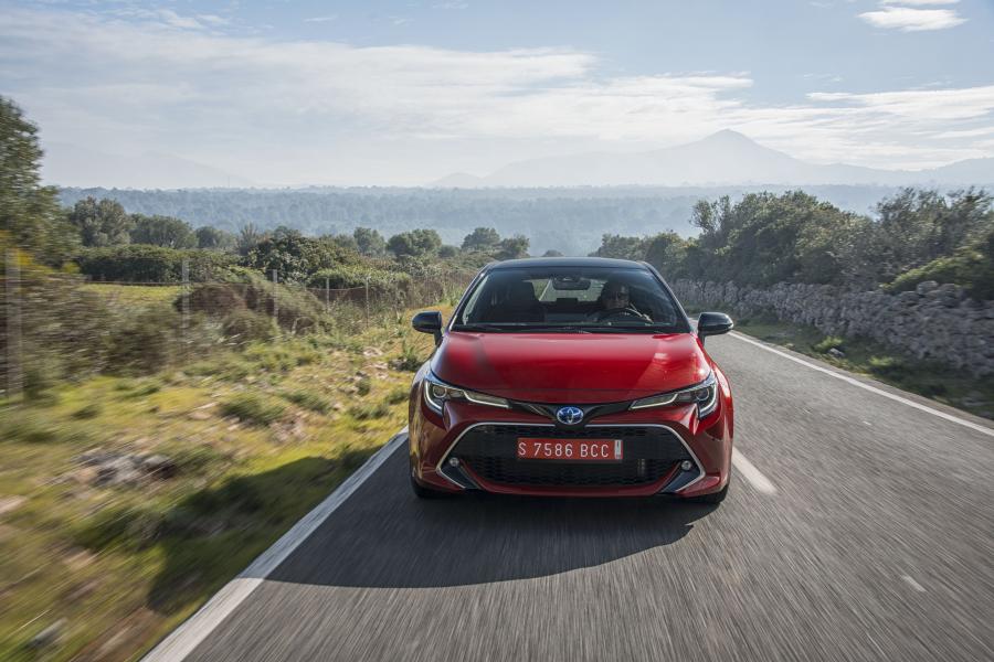  Toyota Corolla Hybrid 2018 года  (WW) (фото 26 из 61)